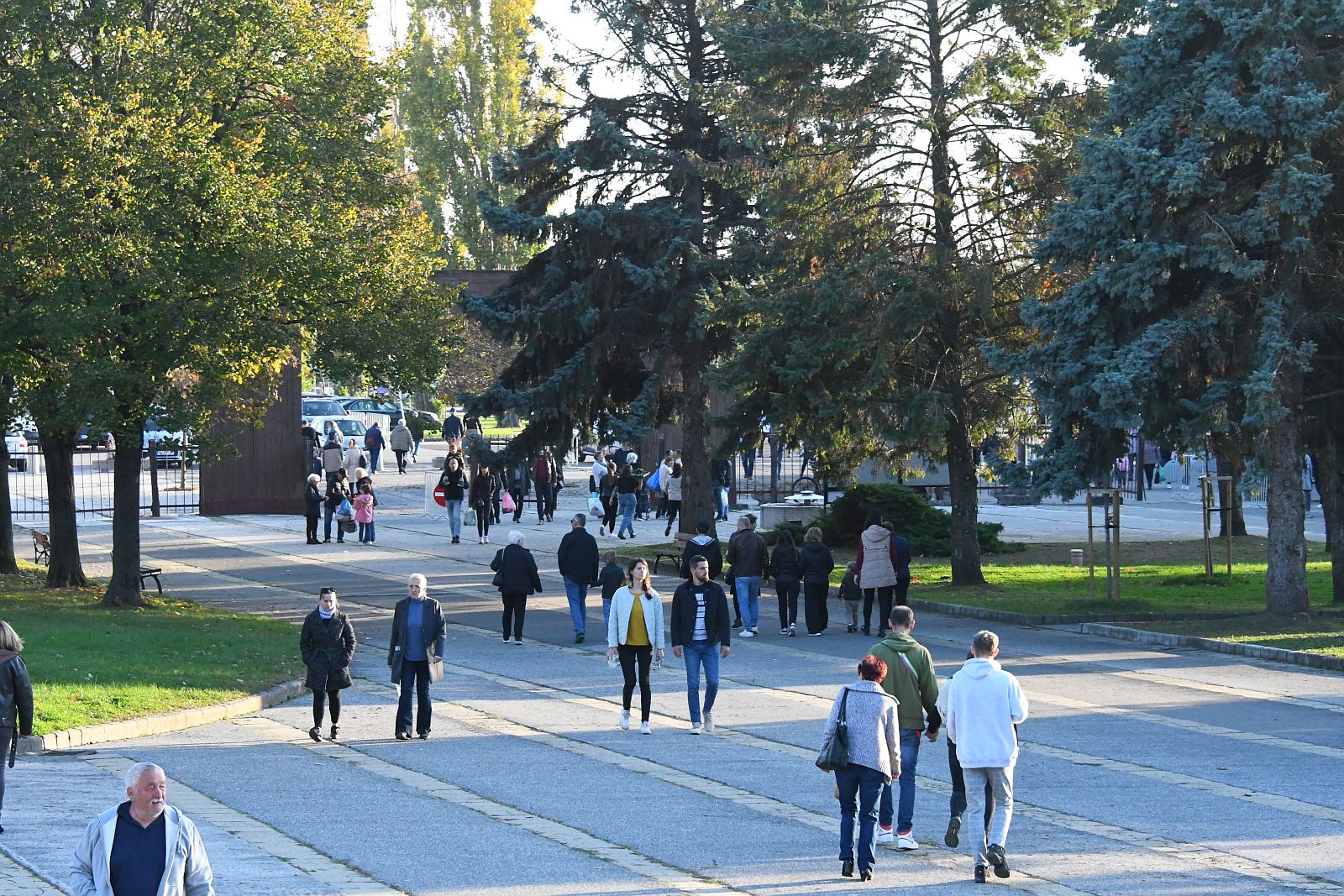 Mindenszentek napja a Béla úti temetőben 2024.